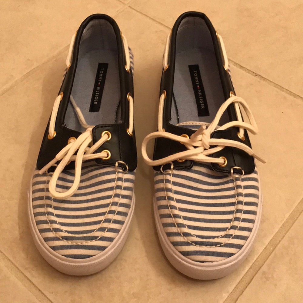 Tommy Hilfiger sliders